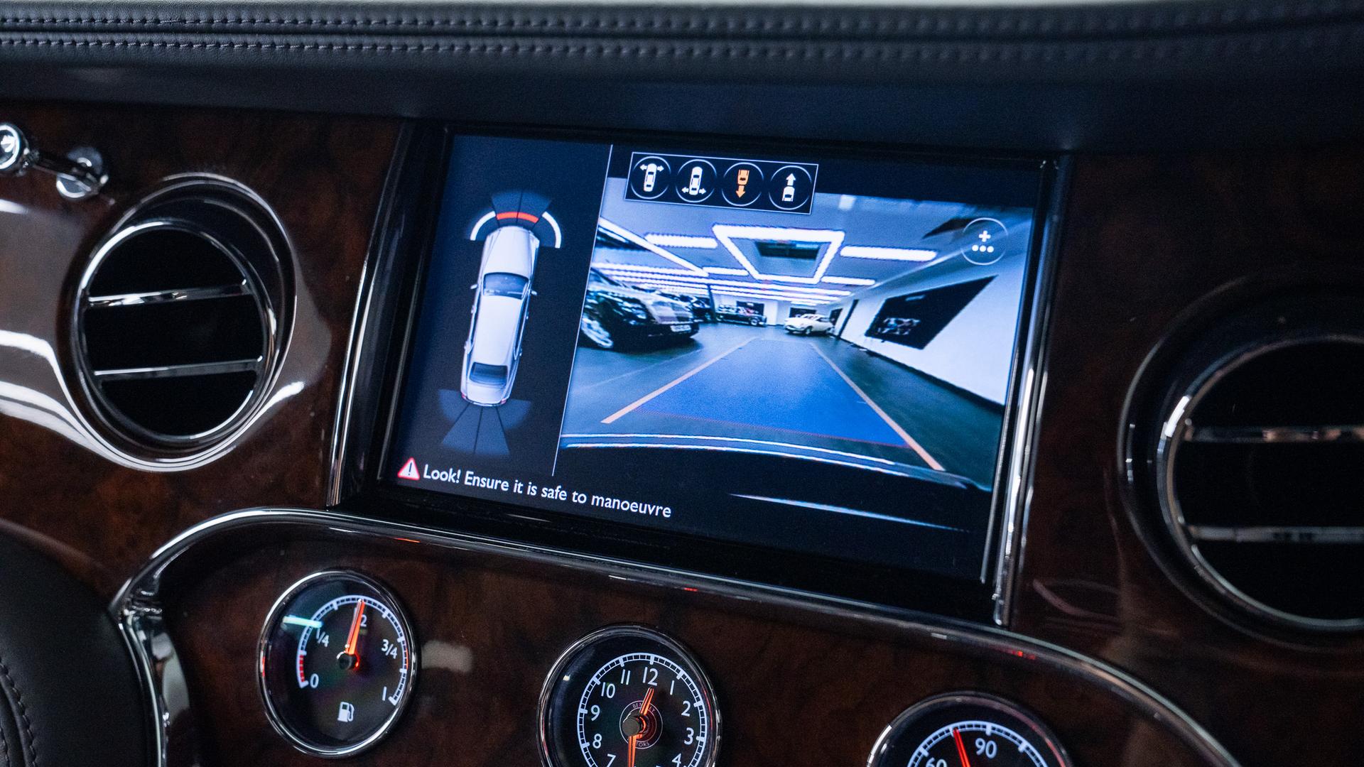 Bentley Mulsanne Photo e4a338d7-ab5c-4b37-bbaf-c300ef2c115e.jpg