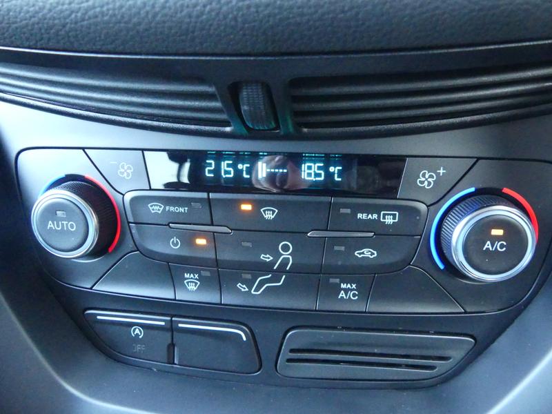 Ford Kuga Photo e4a8a450-5b51-4000-ac68-207287408818.jpg