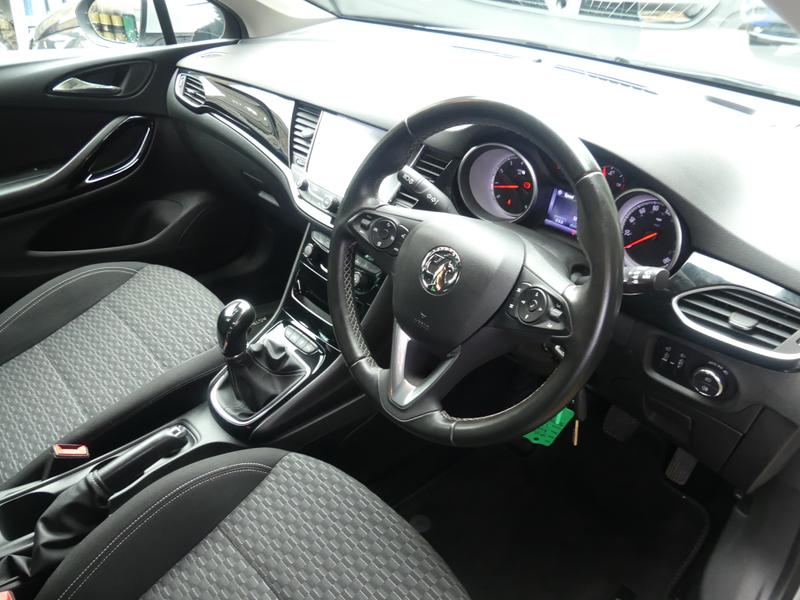 Vauxhall Astra Photo e4af2755-b774-45e0-89f2-eb35bb381052.jpg