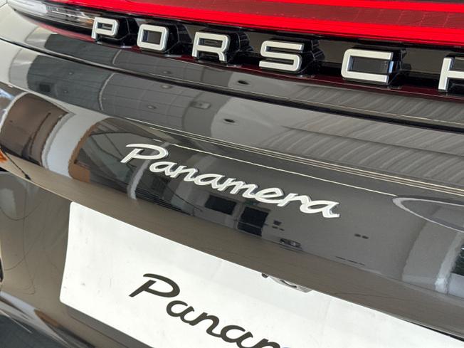PORSCHE Panamera Photo 14