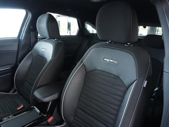 Kia ProCeed Photo e4bc6480-3ae7-4158-90b4-fc05519e8a7d.jpg