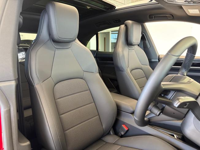 PORSCHE Macan Photo 14