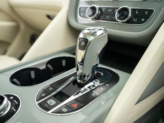 BENTLEY Bentayga Photo 33