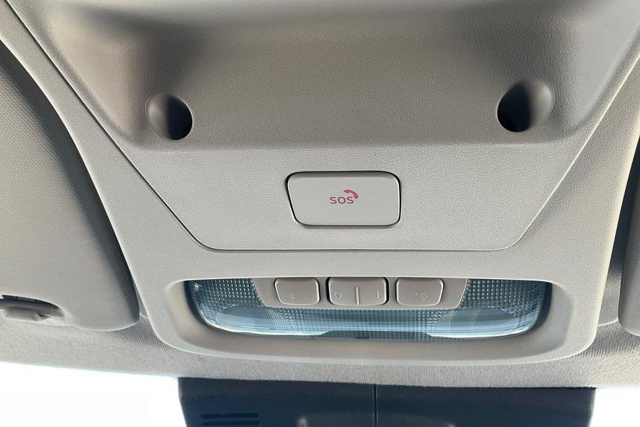 Ford TRANSIT COURIER Photo e4ef9bff-d4c5-45ed-a676-371b8447f3c9.jpg