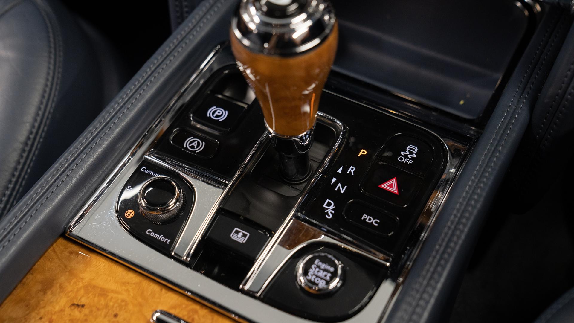 Bentley Mulsanne Photo e5172cff-b8fb-4e41-8f7c-980319eb87f9.jpg