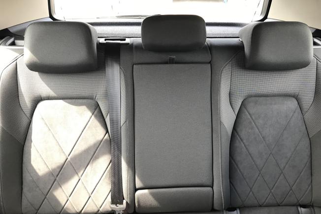 VOLKSWAGEN Golf Photo 22