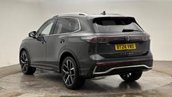 VOLKSWAGEN Tiguan Photo 3