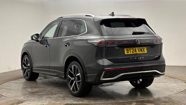 VOLKSWAGEN Tiguan Photo 3