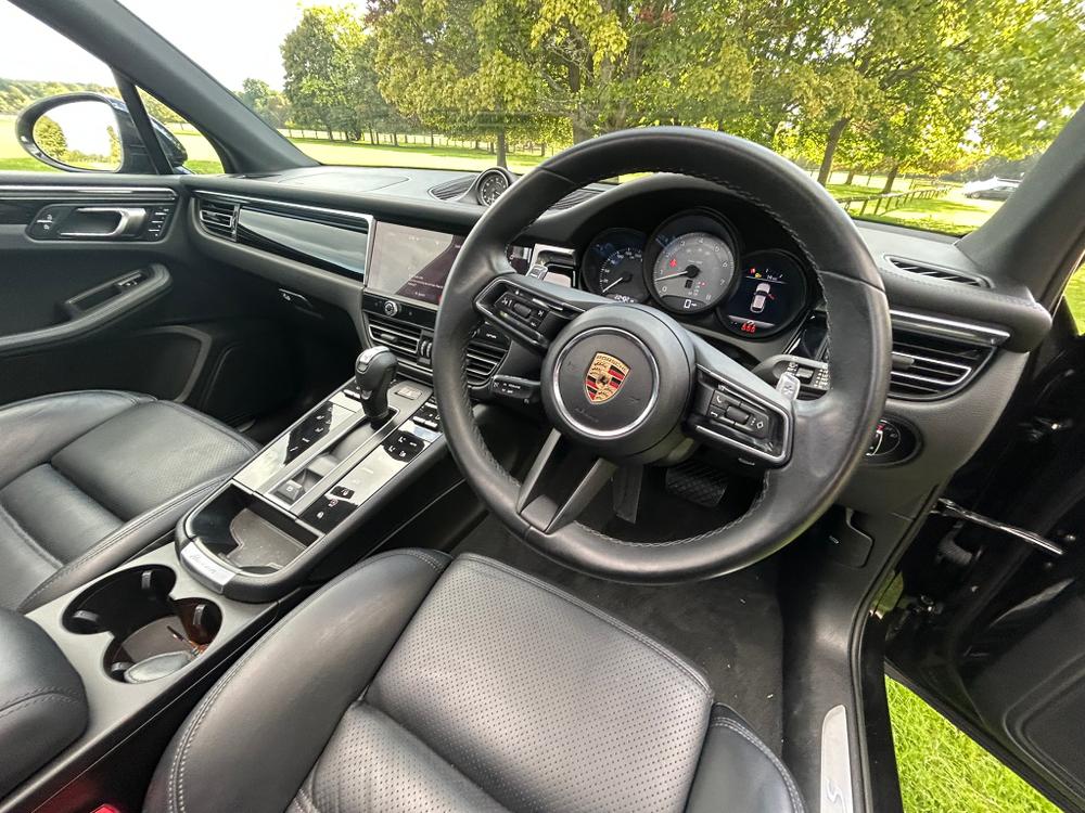Used Porsche Macan YO72UHW 26
