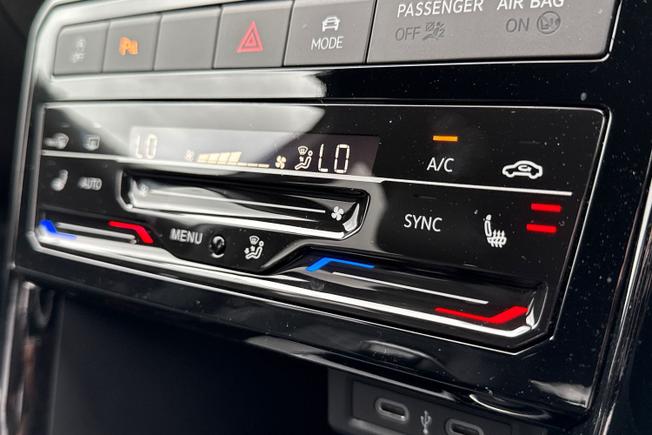 VOLKSWAGEN T-Cross Photo 29