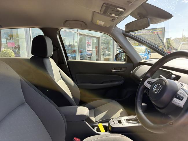Honda Jazz Photo e54da3a8-ce2a-4253-8578-e4bbaebb1624.jpg