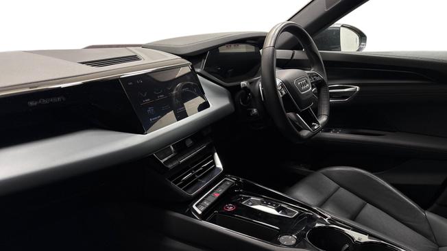 Audi e-tron GT Photo 2