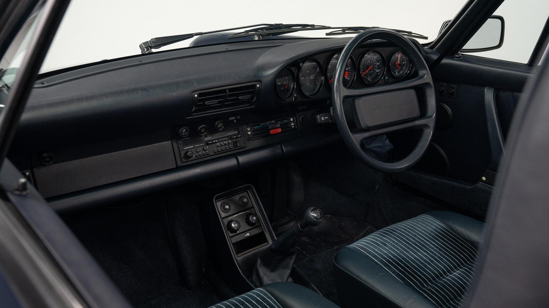 Porsche 911 Carrera Photo e5563b2f-d259-462f-961f-a659d8da405b.jpg