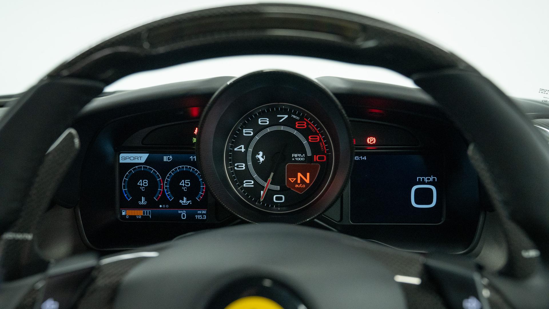 Ferrari F8 Photo e5758b86-b5af-4ec9-9d36-d76b1b0a5442.jpg