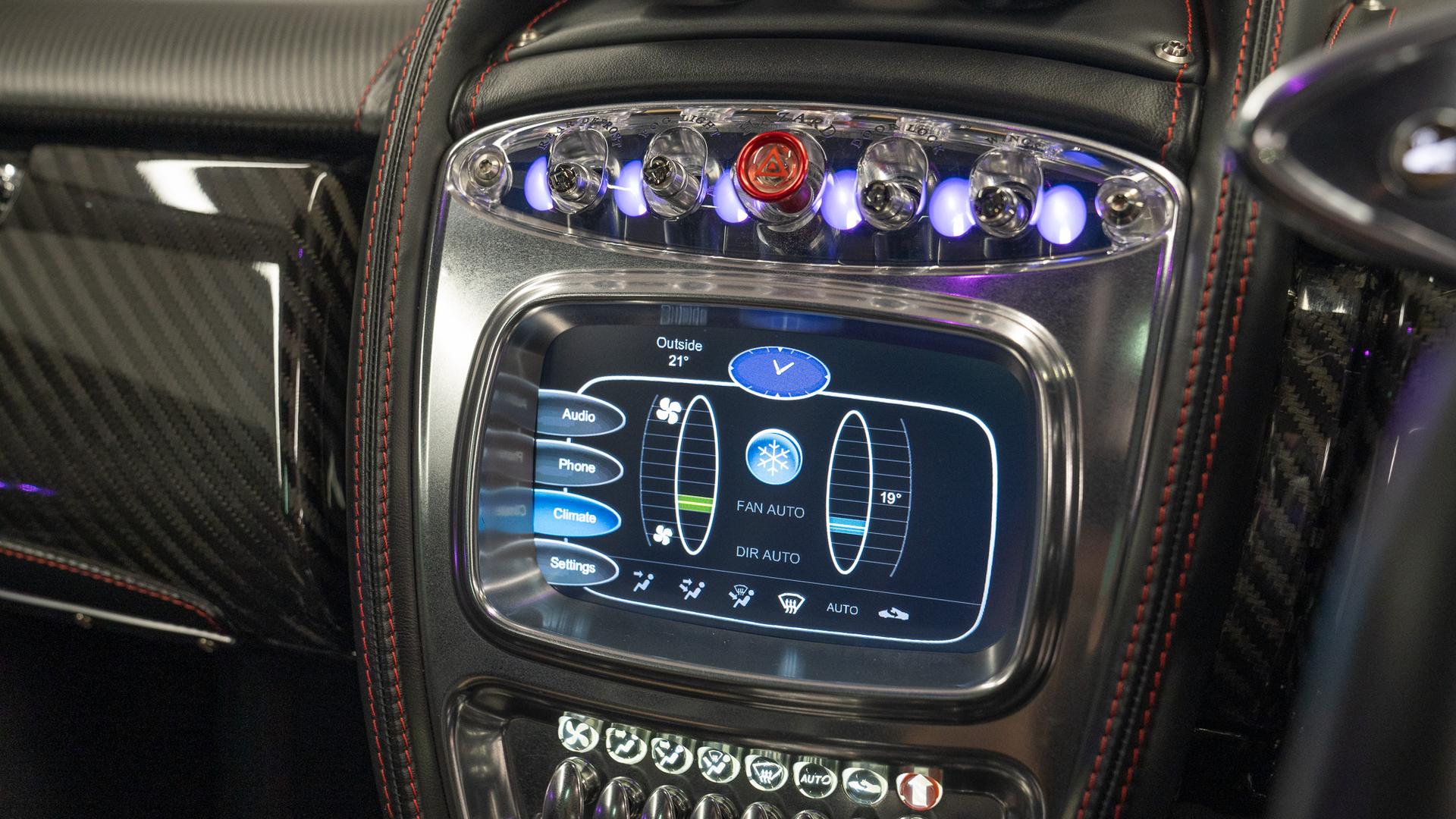 Pagani Huayra Photo e575a4b5-384b-4e09-8efc-867c1b8a638d.jpg