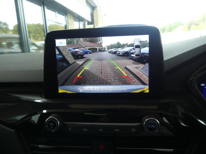 Ford Kuga Photo e57f7917-9800-40b5-aae9-4949813c1b70.jpg