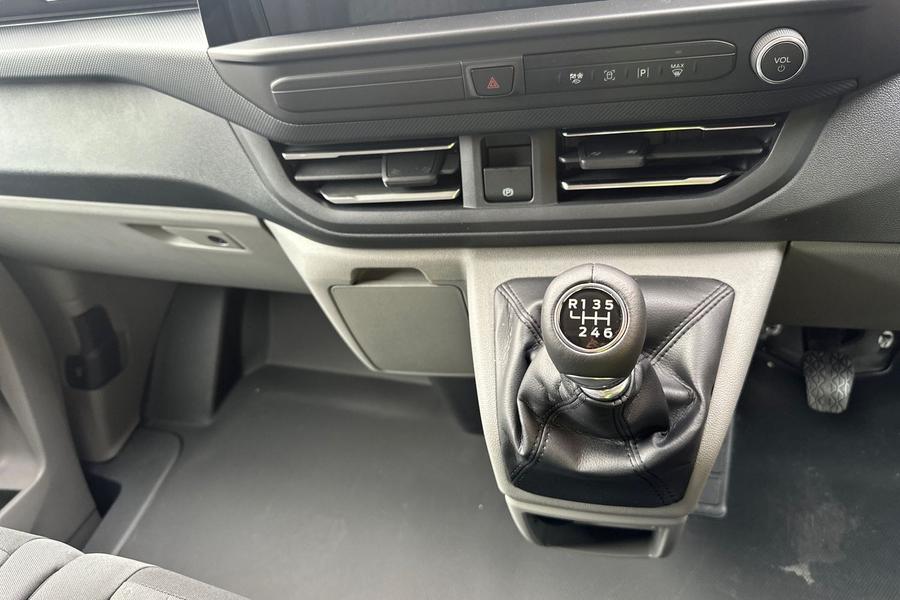 Ford TRANSIT CUSTOM Photo e580c45f-d79d-4656-a4b3-ab80ffdf50fd.jpg