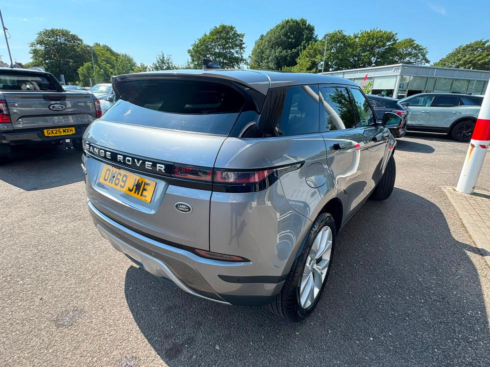 Land Rover Range Rover Evoque Photo e588a429-85ae-44f8-a423-edc7dff4c1a3.jpeg