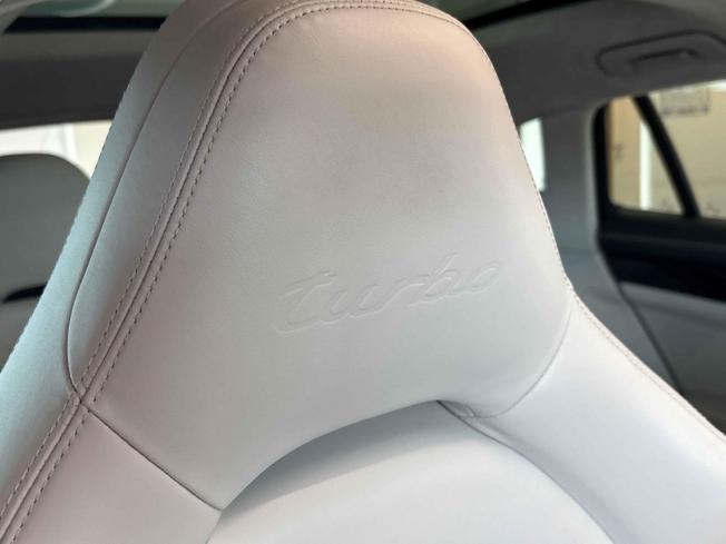 PORSCHE Panamera Photo 15