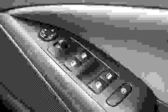 Vauxhall CROSSLAND X Photo e593a377-dc96-40a5-852d-f2cc8f55da48.jpg