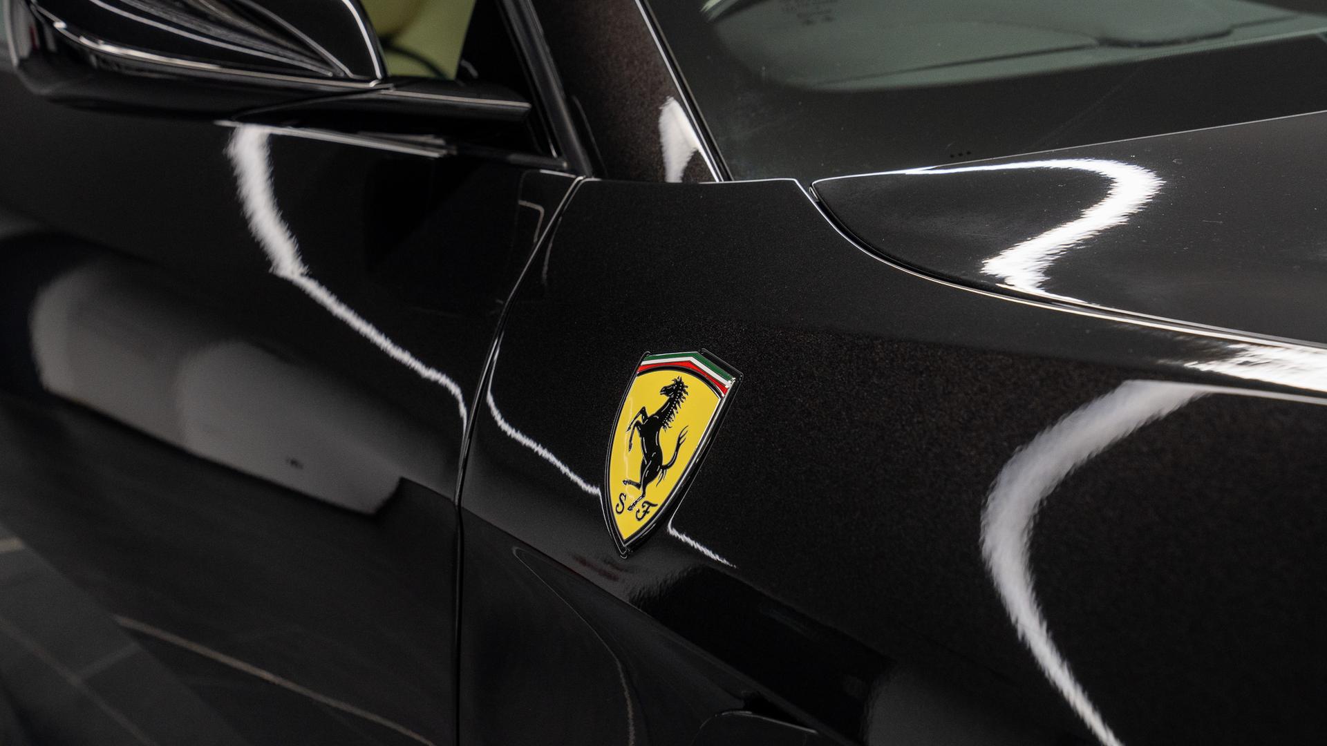 Ferrari GTC4 Lusso Photo e59b0062-5c3a-40d4-8252-da6b1cae5a57.jpg