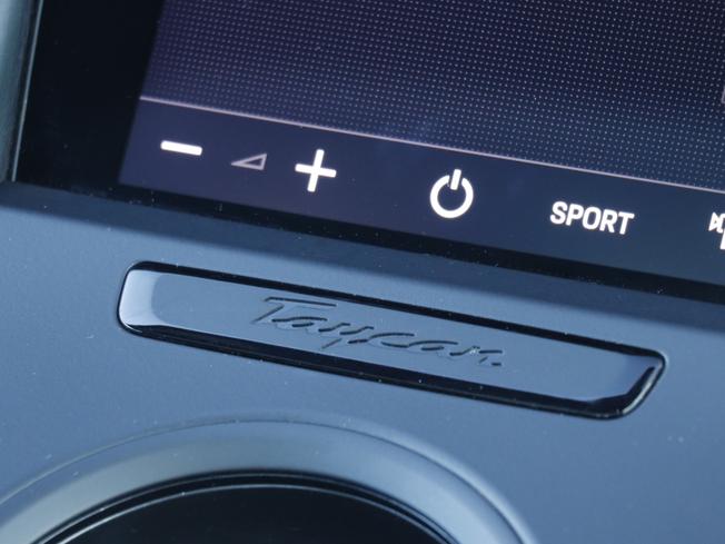 PORSCHE Taycan Photo 35