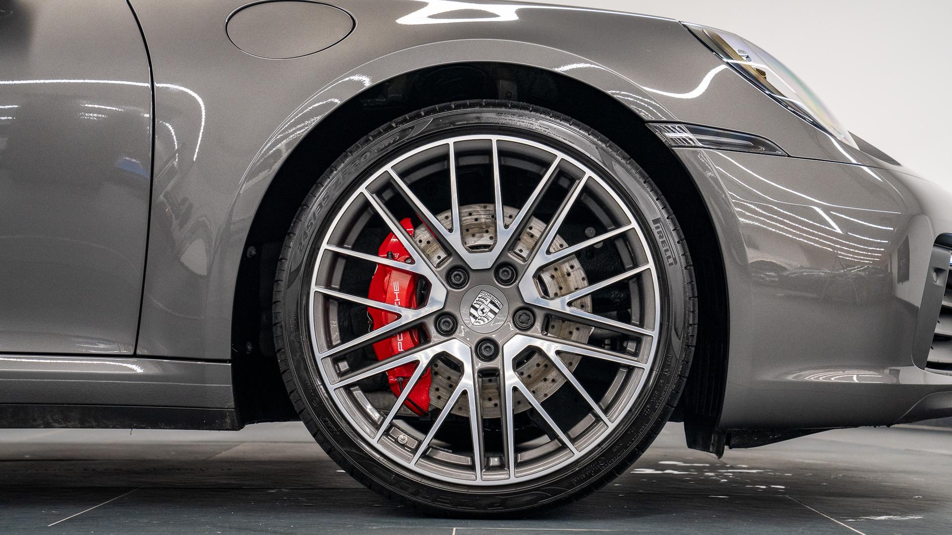 Porsche 911 Photo e5a4d48e-5558-4fec-b63b-b3d6cfe7bf63.jpg