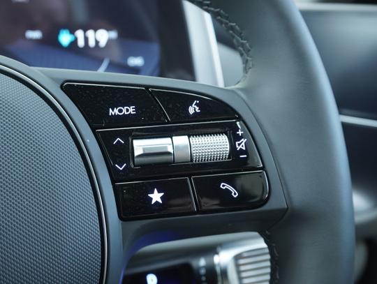 Hyundai IONIQ 6 Photo e5aba08b-82fd-4198-ab39-ba10bd1a20ba.jpg