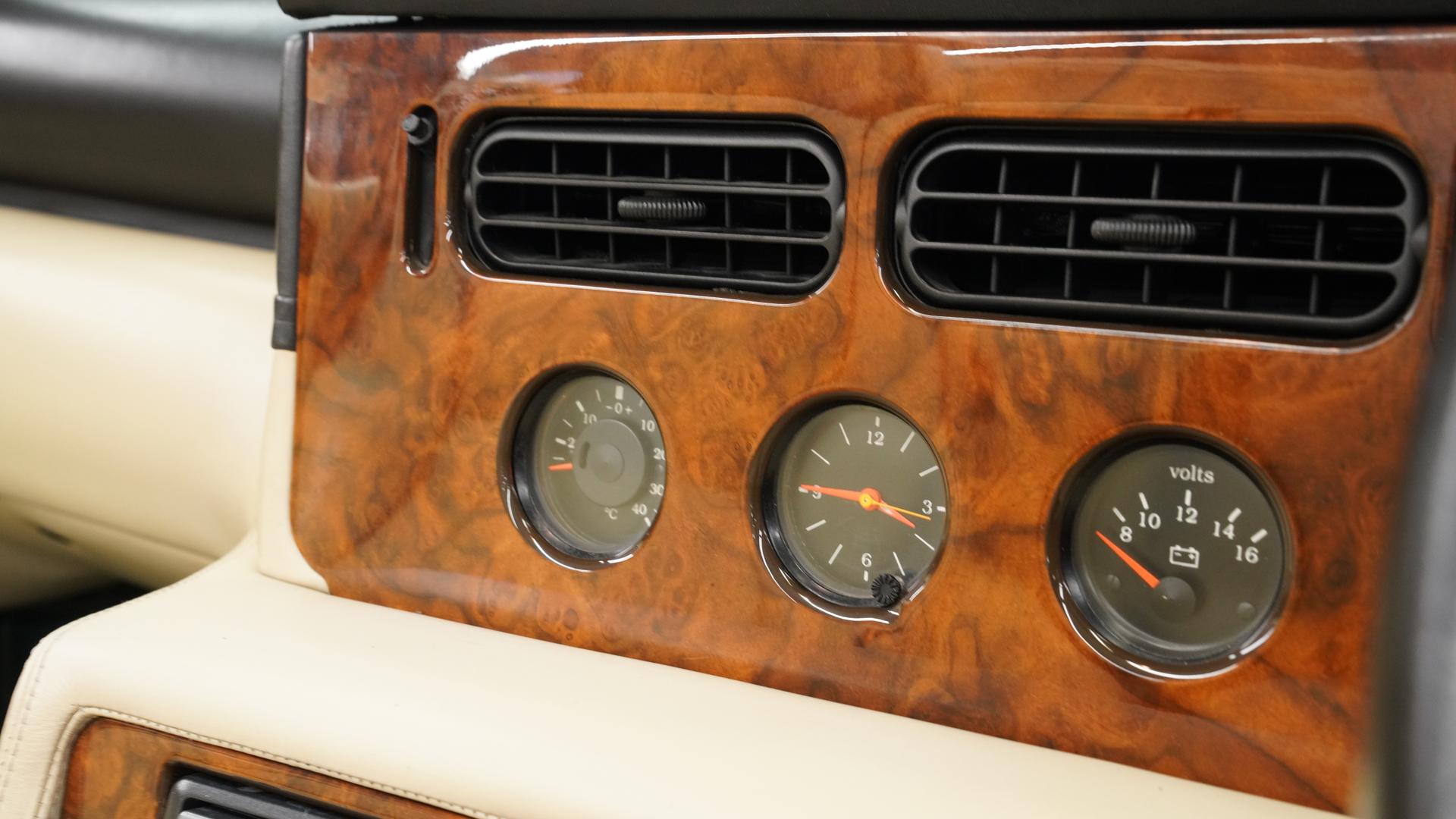 Aston Martin Virage Photo e5ad24ec-c68b-4503-bc22-226d4477c711.jpg