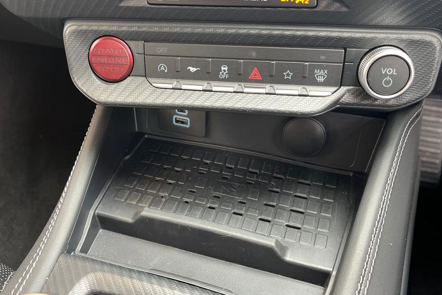 Ford MUSTANG Photo e5b7f46d-0135-4458-9232-1bdcd39da706.jpg