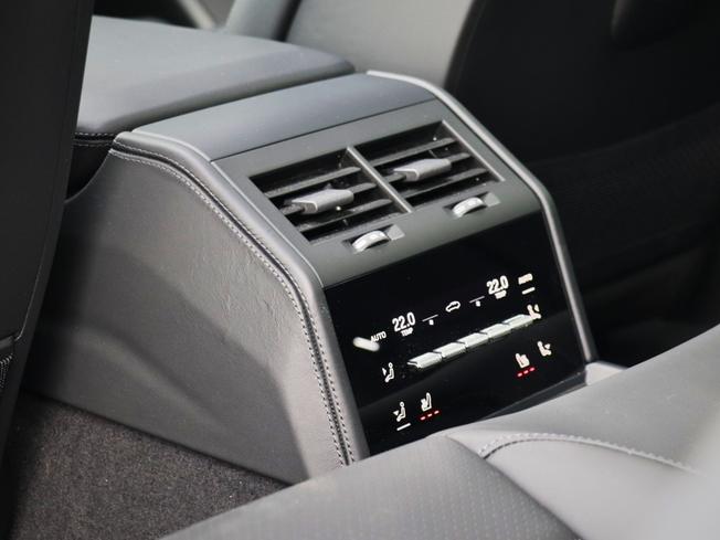 PORSCHE Panamera Photo 31