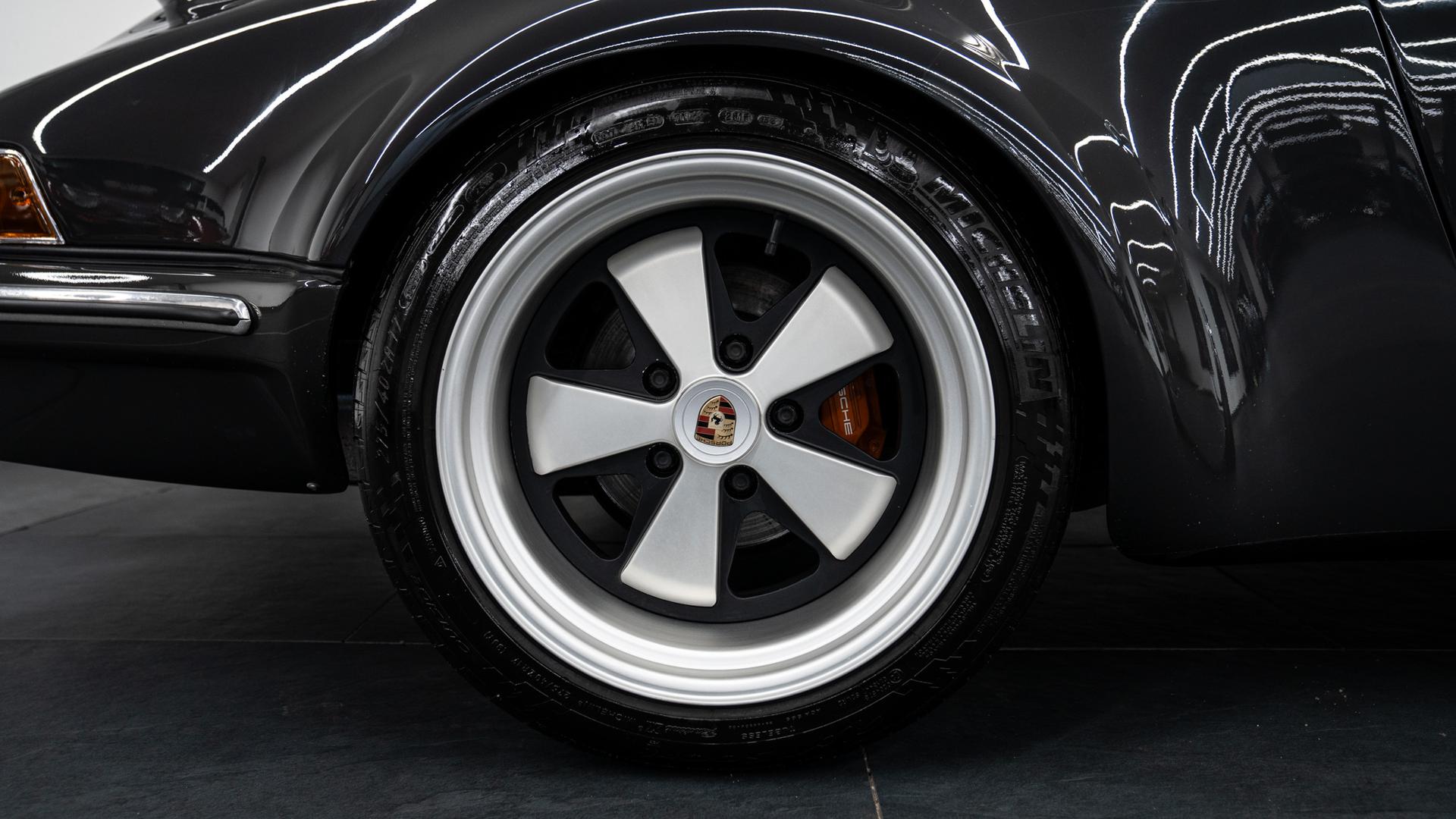 Porsche 911 Retro Works Photo e5c15a4b-9745-47d3-b691-4dbfc8411b58.jpg