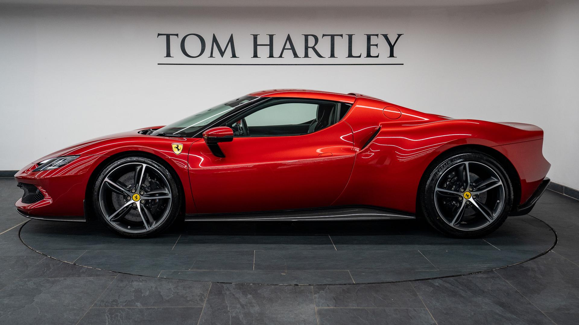 Ferrari 296 Photo e5c43f1e-6fca-4abb-90ea-3d6e7c47de51.jpg