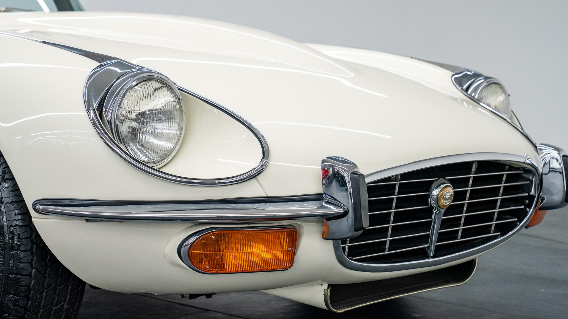 Jaguar E-Type Photo e5c4ab1b-7237-4c2d-9a37-080c9c0859a2.jpg