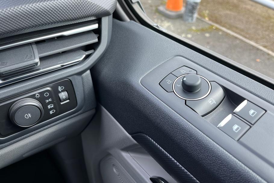 Used Ford TRANSIT CUSTOM NEWCUSTOM4 17