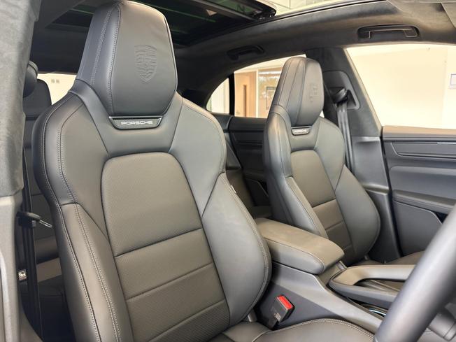 Porsche Macan Photo 14