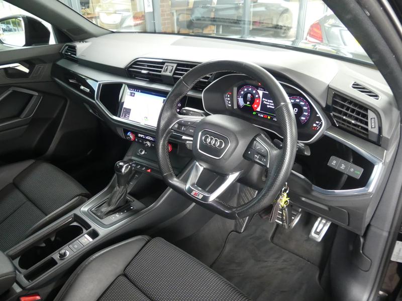 Audi Q3 Photo e5ec07ca-376c-4d85-9ace-b4f969a100b3.jpg