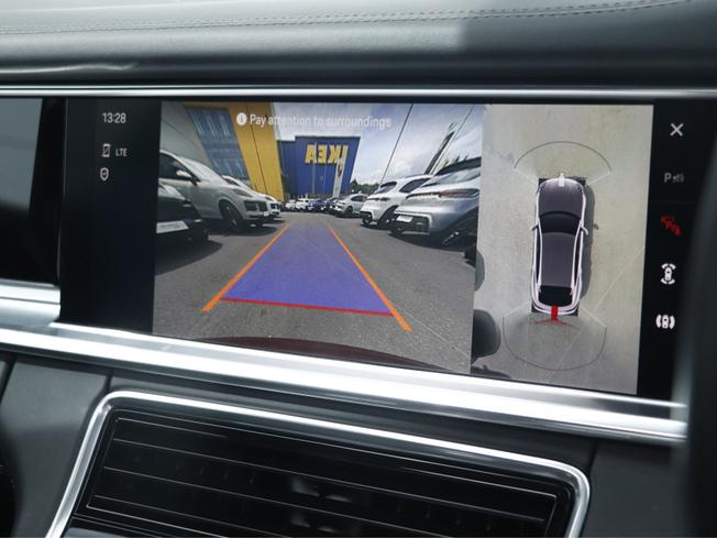 PORSCHE Panamera Photo 35