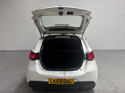 Mazda MAZDA2 Photo e61375cf-f02d-4e84-bf87-26fccc525292.JPG