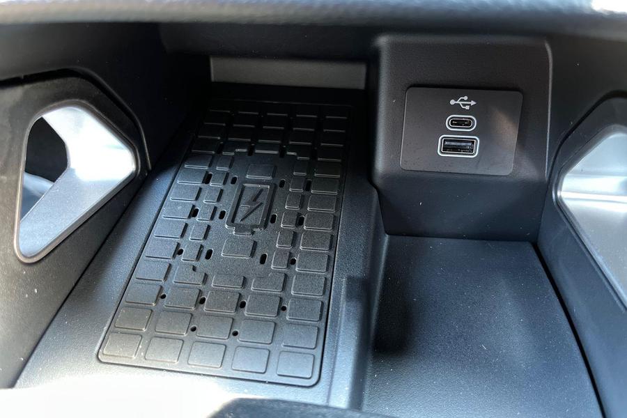 Ford RANGER Photo e61ad68e-a2be-4cd4-94fa-8809c0f5a249.jpg