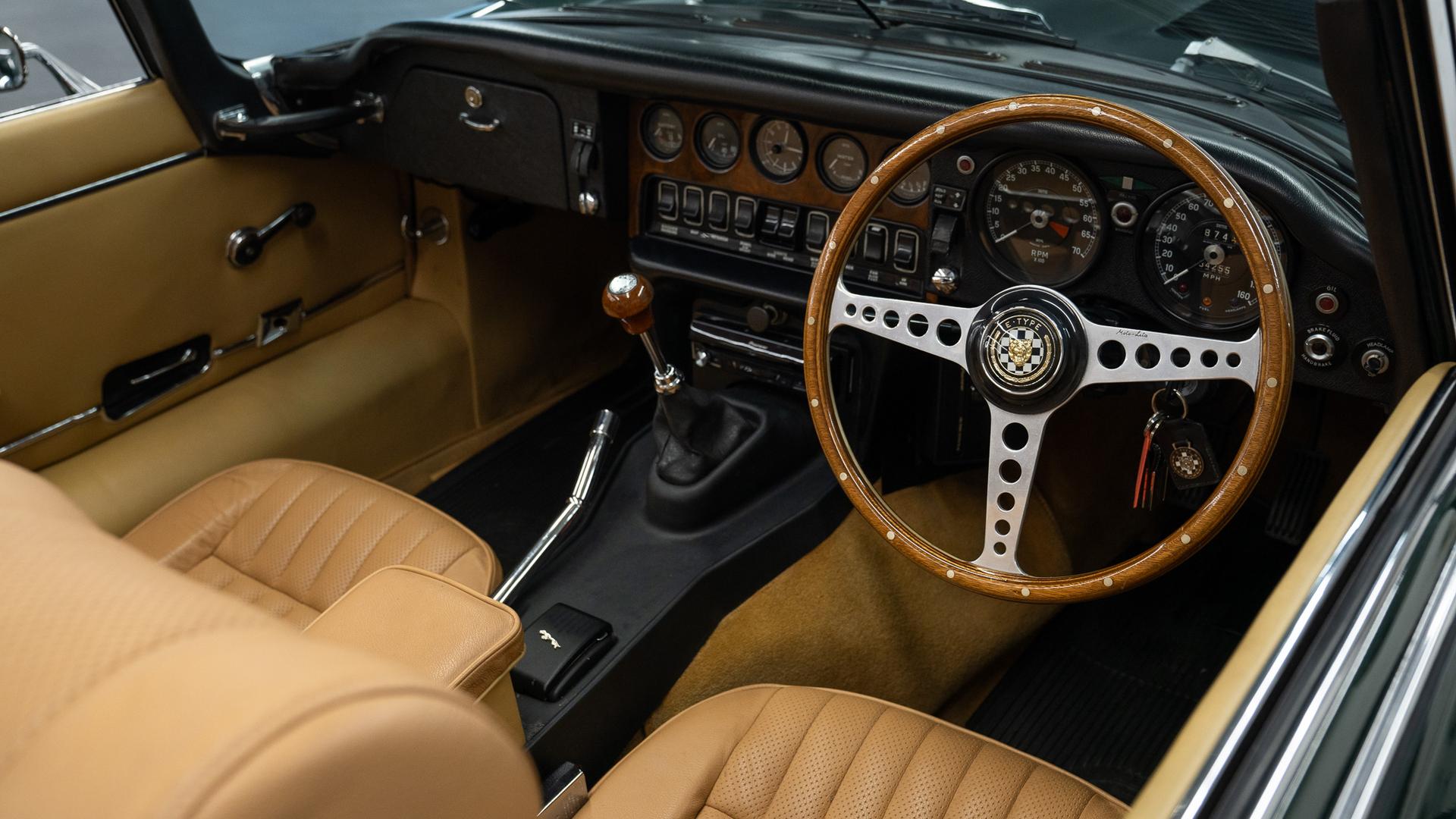 Jaguar E-Type Photo e6275dc9-6afc-4781-b253-1c26fb027a6d.jpg