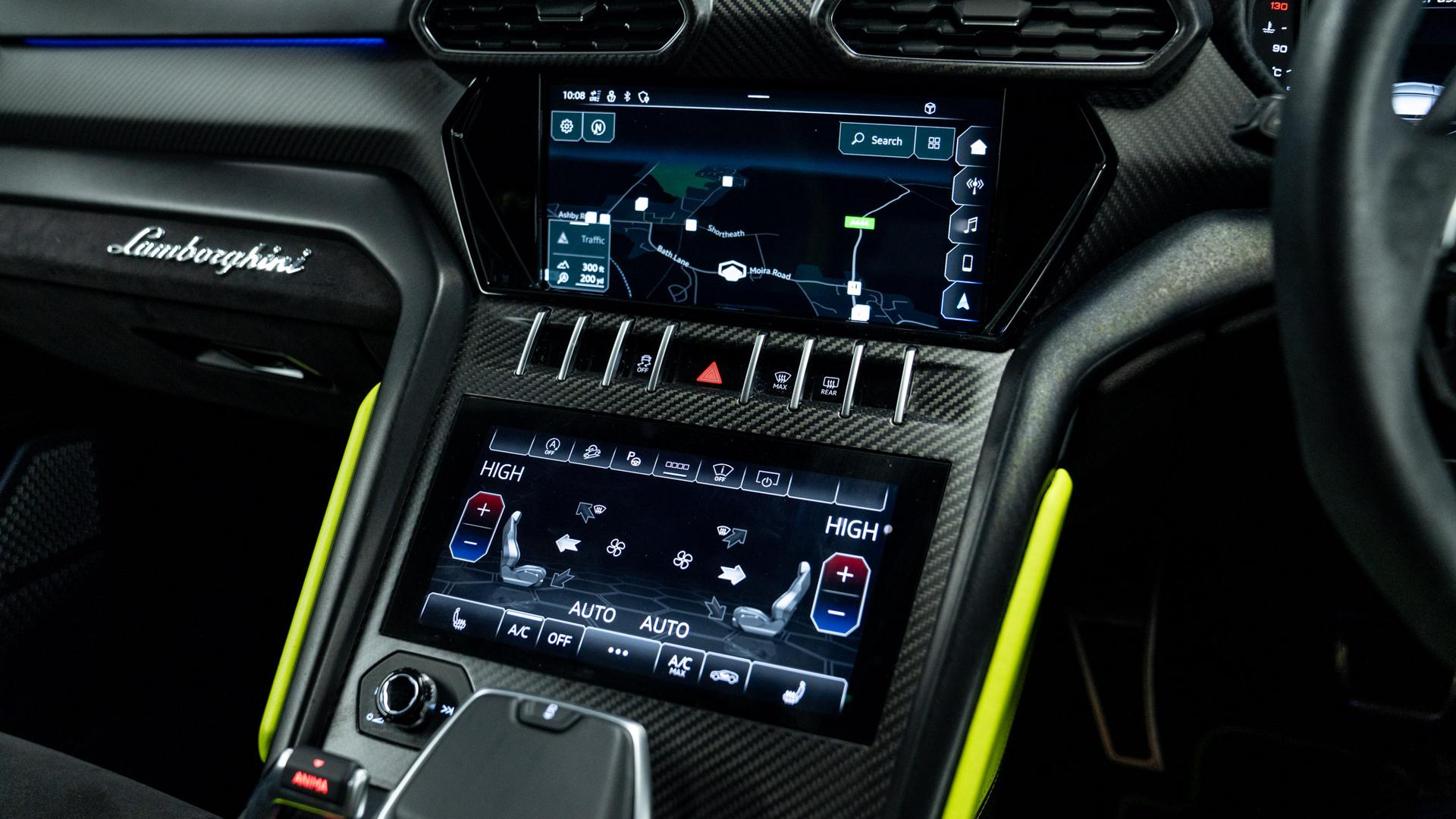 LAMBORGHINI Urus Photo e62fc90b-66d7-4bef-bada-6f5507f0c8dd.jpg