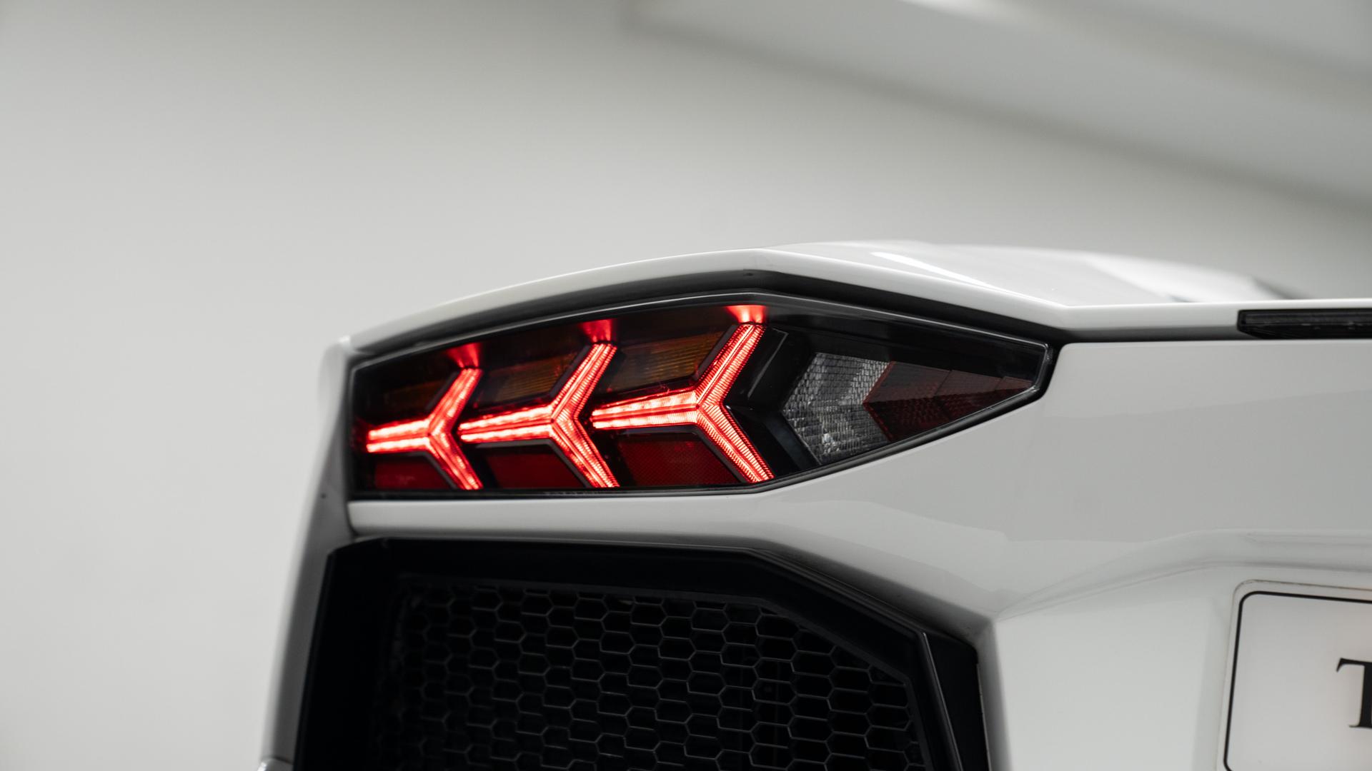 LAMBORGHINI Aventador Photo e6367c68-58cf-4ca4-a400-60987bed046a.jpg