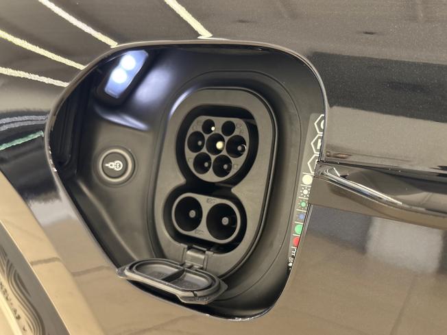 PORSCHE Taycan Photo 43