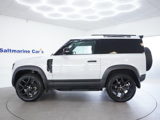 Land Rover Defender 90 Photo e6476d73-bc7a-4d31-a644-99b7ee217a22.jpg