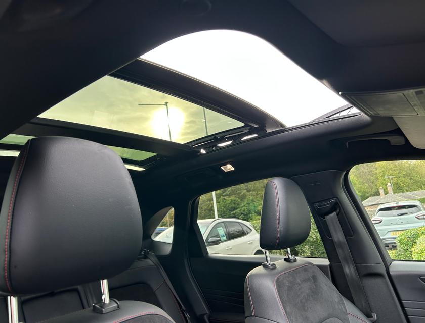 Ford Kuga Photo e64b8986-18c9-48fc-bc2a-f31b90a16ca2.jpg
