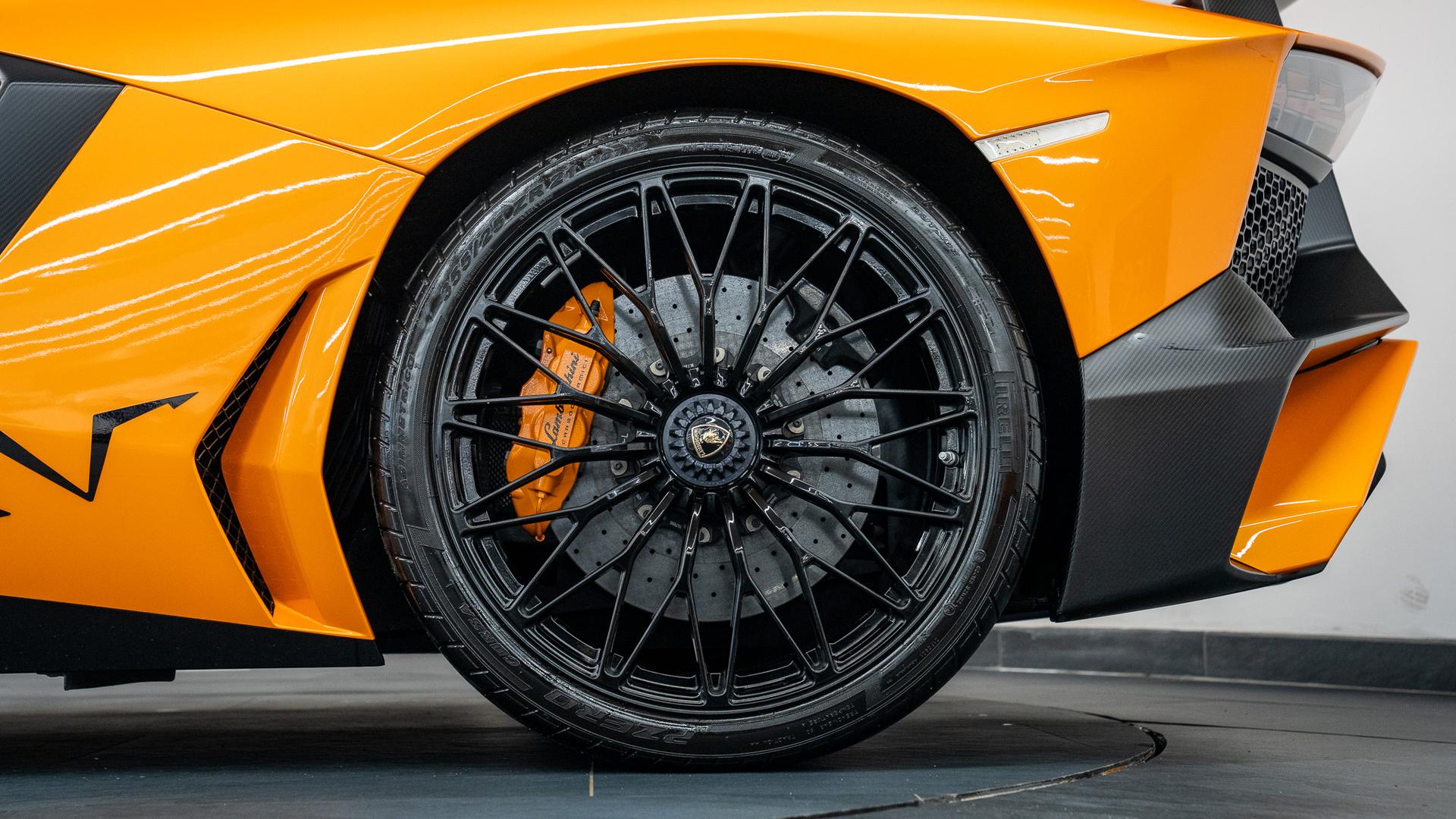 LAMBORGHINI Aventador Photo e65373ba-c13e-4c18-85f3-e5fda4ba49ad.jpg