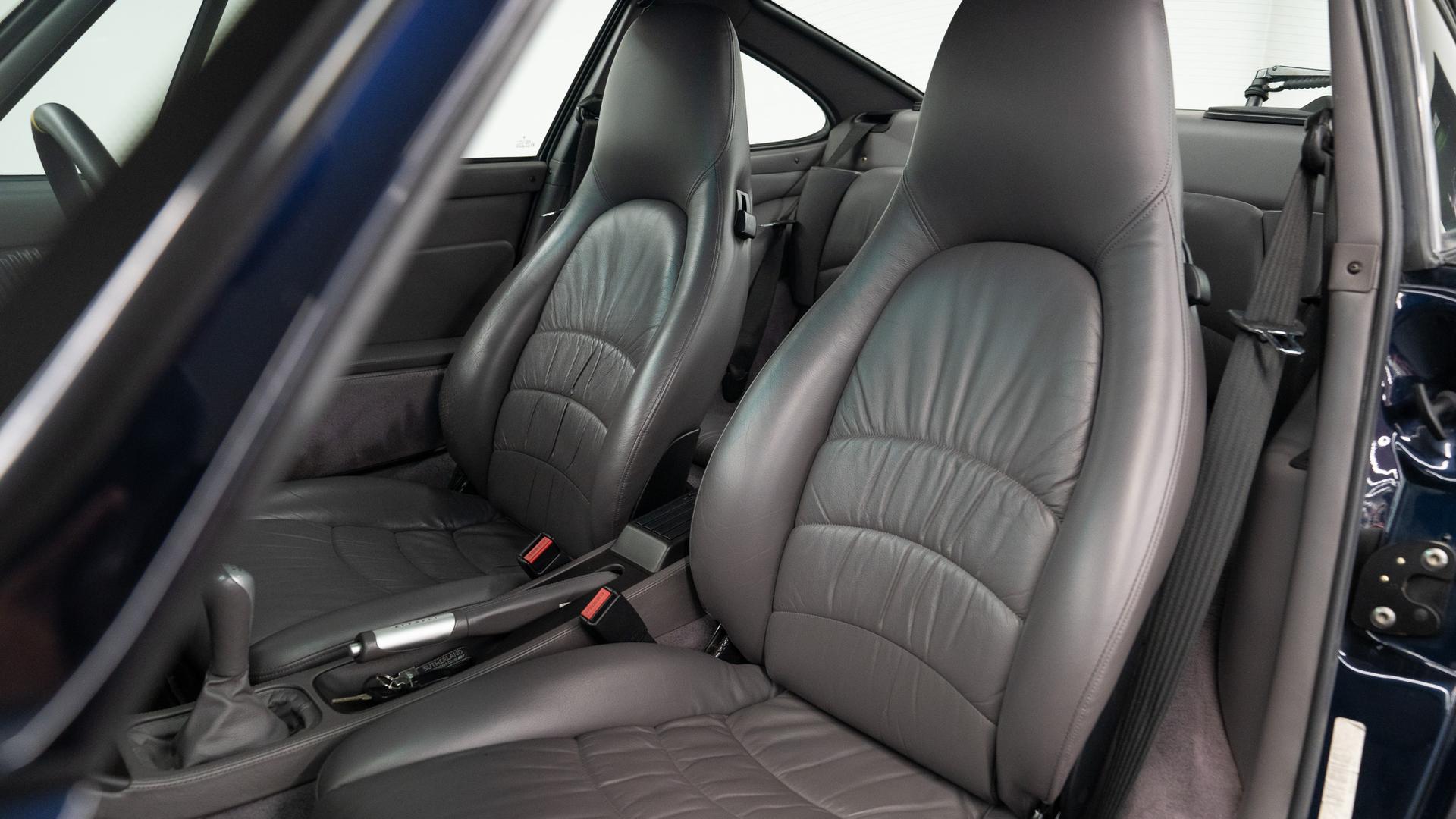 Porsche 911 Photo e66c7fe8-558c-4416-82eb-5f4de4c792f6.jpg
