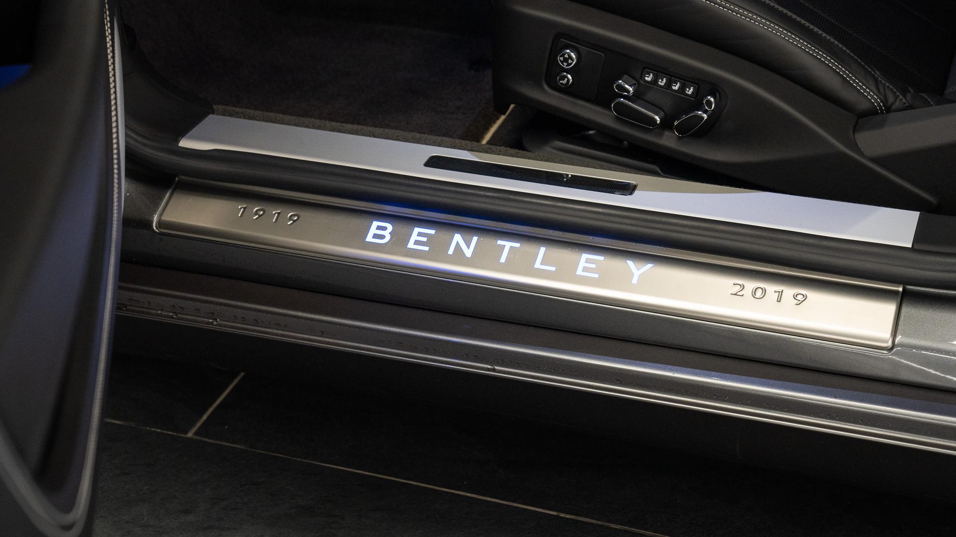 Bentley CONTINENTAL Photo e67644f8-9f2a-459d-b008-58efe0cae95a.jpg