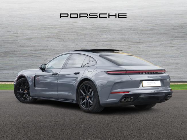 PORSCHE Panamera Photo 2